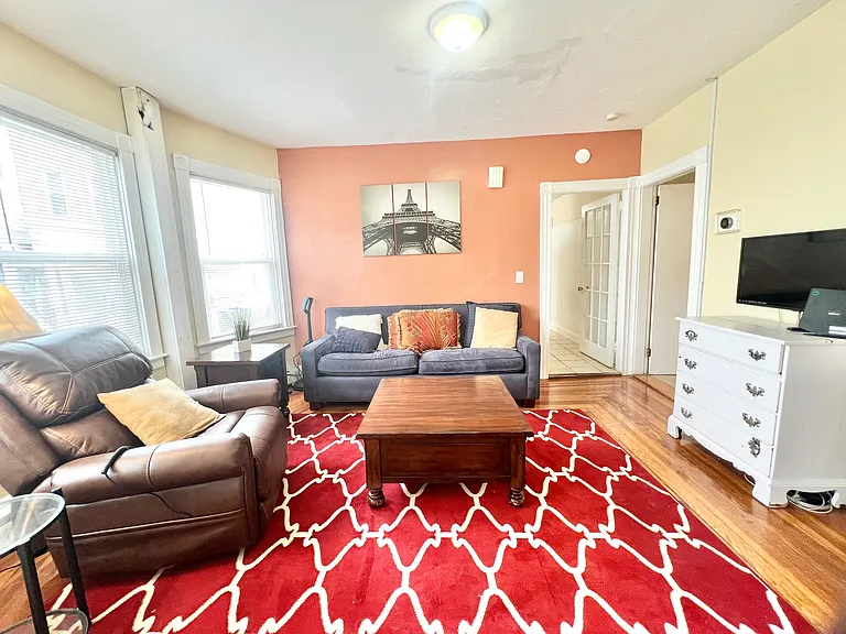 85 Vinton St #2 — Photo 10