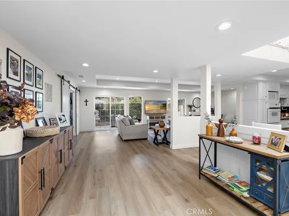 2435 Marseilles Way, Costa Mesa, CA 92627