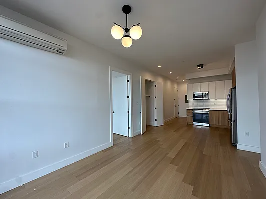 Rented by eRealty Advisors USA Inc | media 88