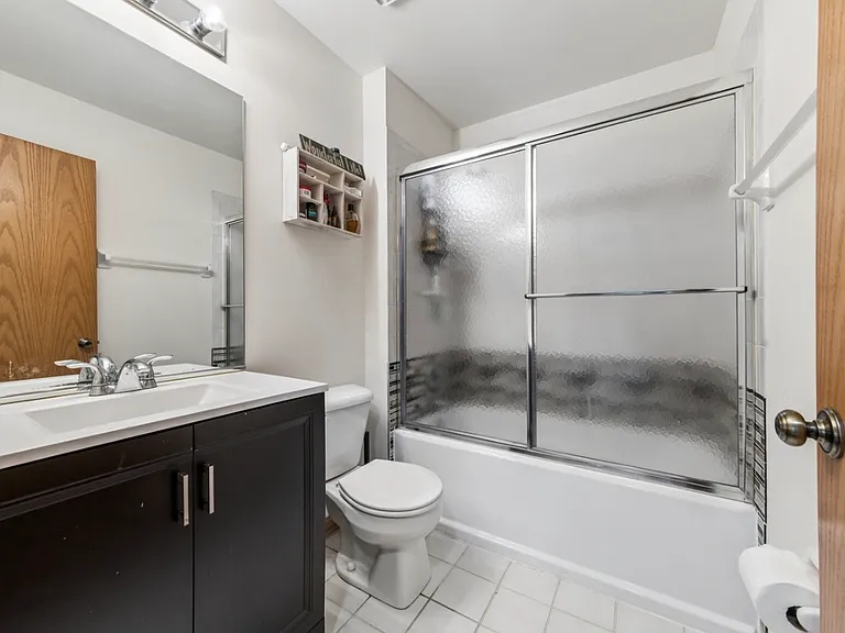 2216 Seaver Ln — Photo 4