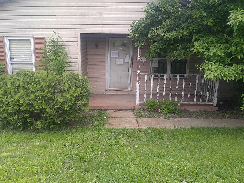 1st image of 707 John St Lot 3