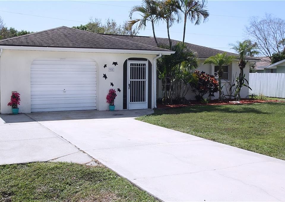 1st image of 924 Seminole Dr