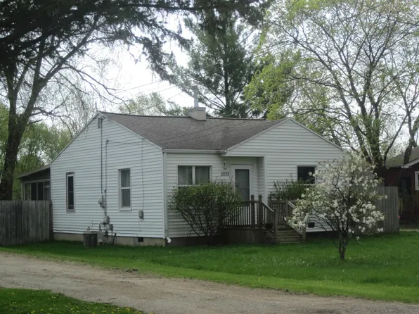 2053 Noble Ave, Flint, MI 48532