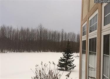 3rd image of 9495 Winterberry Ln