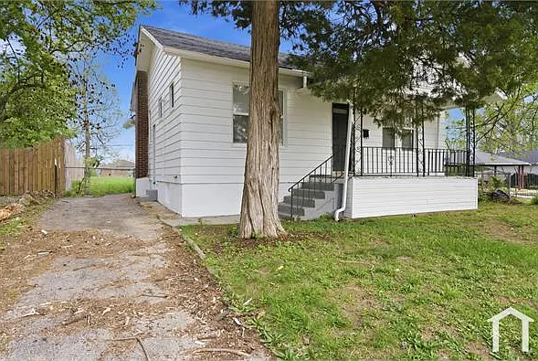 1600 Purdue Ave — Photo 2