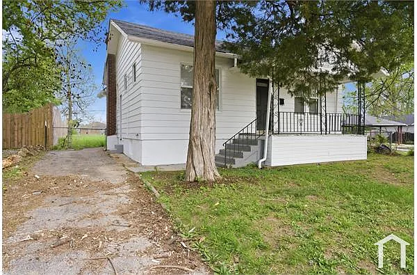 Building Photo - 1600 Purdue Ave