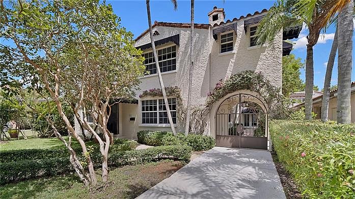 1st image of 605 Alcazar Ave