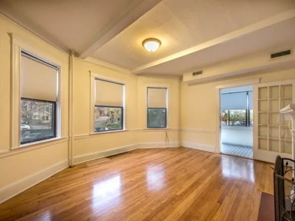 18 Hamilton Rd #4, Brookline, MA 02446