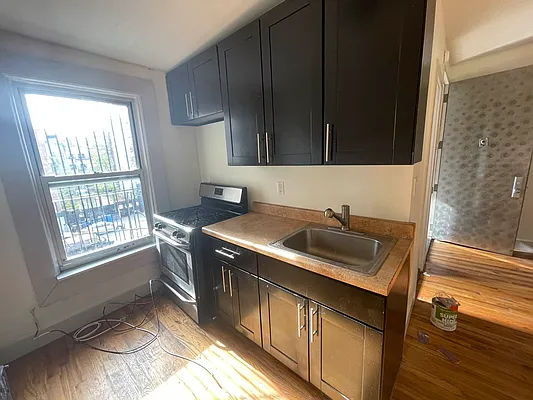 Rented by Greenrock Management | media 4