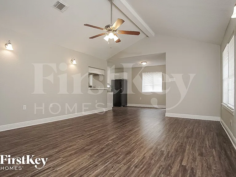 7714 Dawnridge Dr — Photo 2