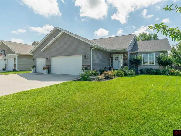 221 Muriefield Dr, Mankato, MN 56001