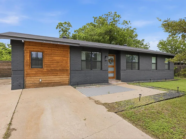 1014 S Meadows Dr — Photo 4