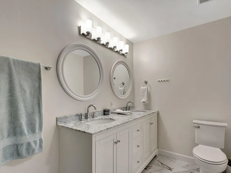 13810 Yarmouth Dr — Photo 9