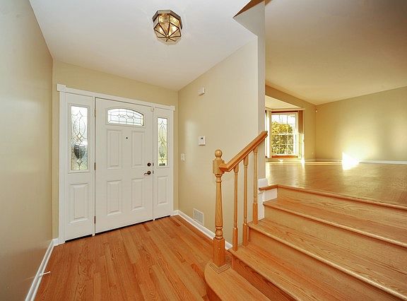 2nd image of 2619 N Dryden Pl