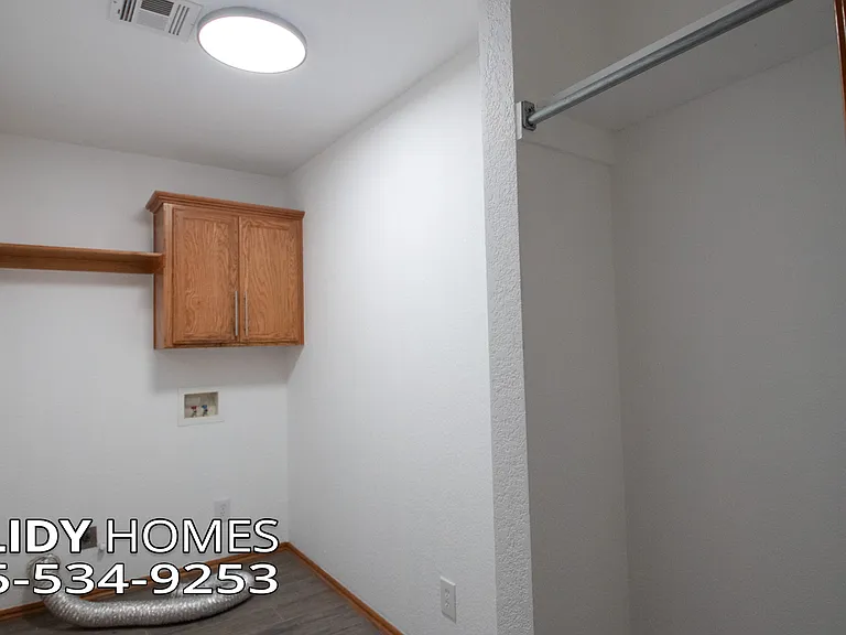 5004 SE 52nd St — Photo 31