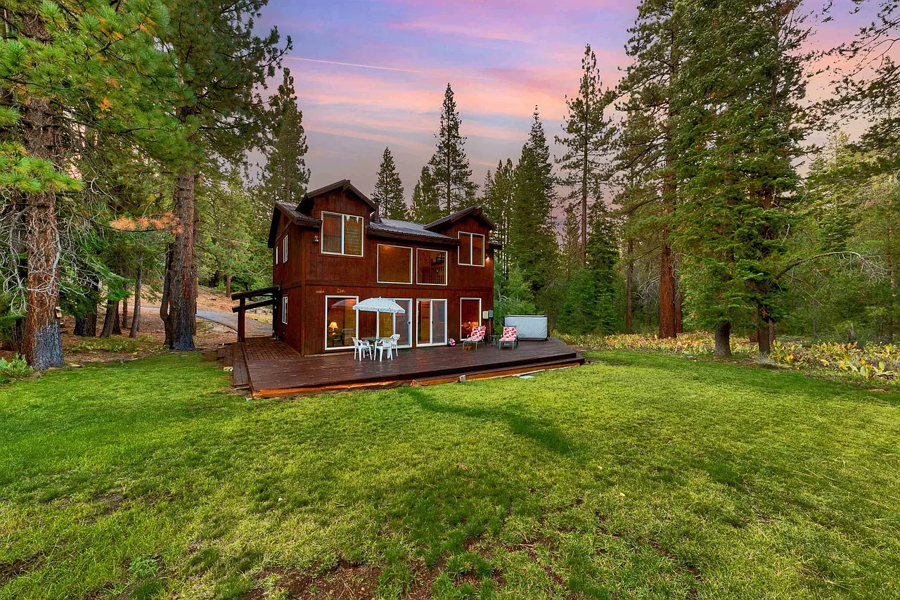 Schussing Way, Truckee — Photo 3