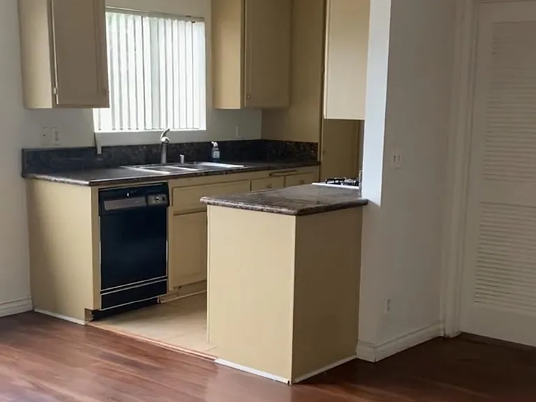 6590 Hazeltine Ave #304 — Photo 11