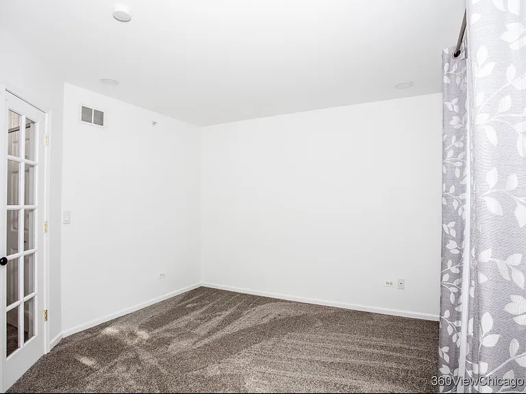 2140 Yale Cir — Photo 10