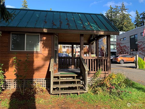 3rd image of 407 Madrona Way #31
