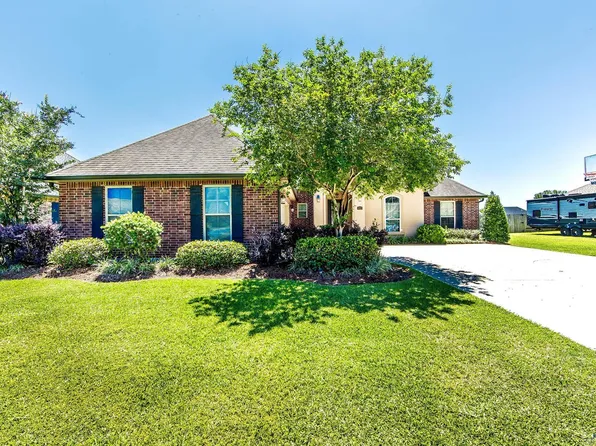 412 Sugar Trail St, Houma, LA 70364