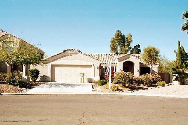 1st image of 14220 Hawthorn Court #B Side