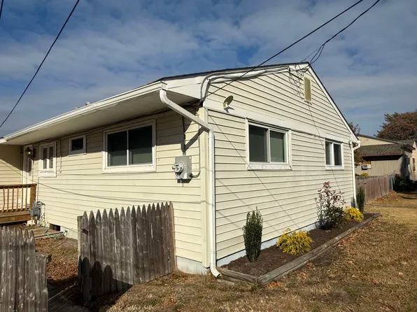 18 Cooper Dr, Somers Point, NJ 08244