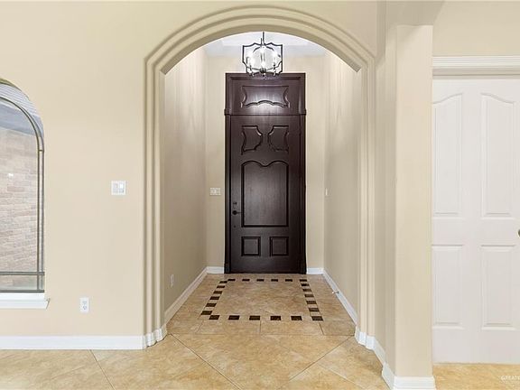 2nd image of 208 Miranda Ln