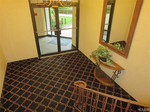 Lobby building 2