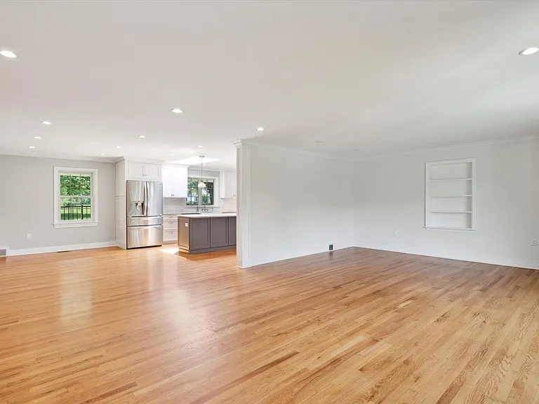 432 Webb Rd — Photo 6