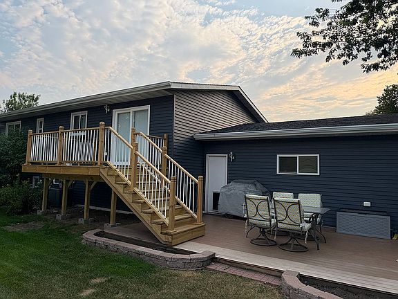 2nd image of 1220 Bluegrass Ln