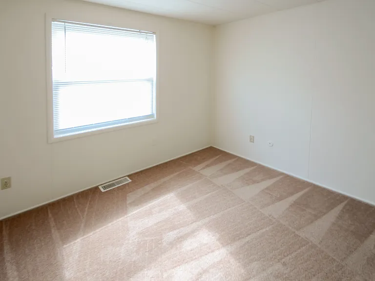 Chesapeake Pointe Townhouses — Photo 17