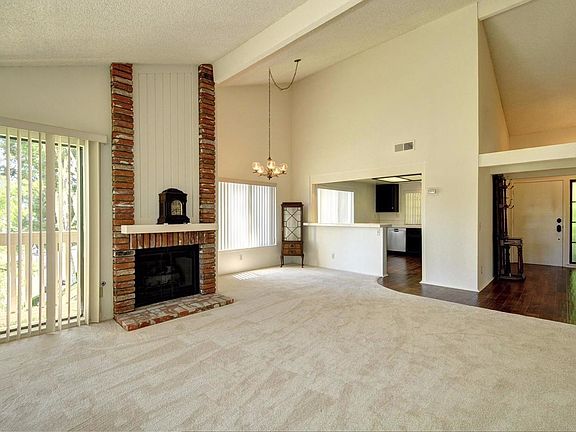 4th image of 401 Crestridge Dr