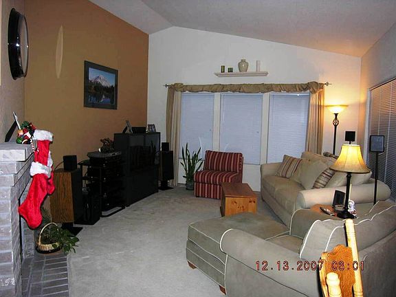 Livingroom Vaulted Ceiling