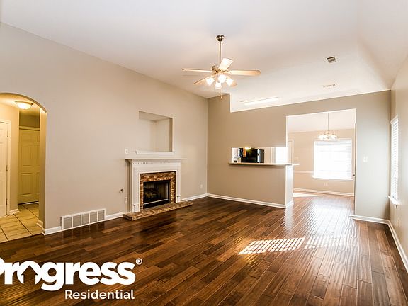 2nd image of 170 Garden Springs Dr
