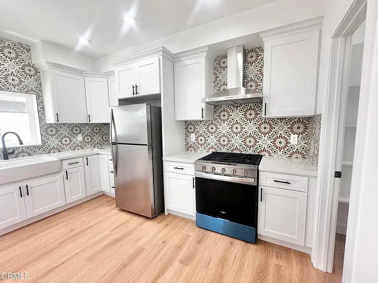 324 N J St — Photo 3