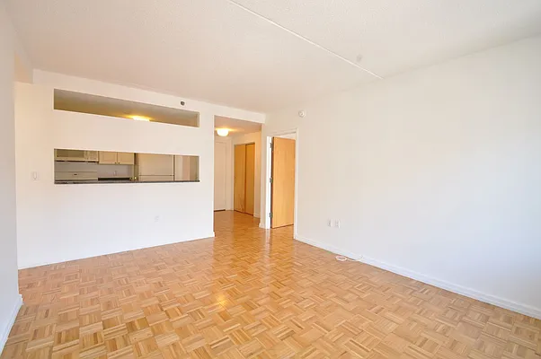 Rented by Lisa Management | media 113