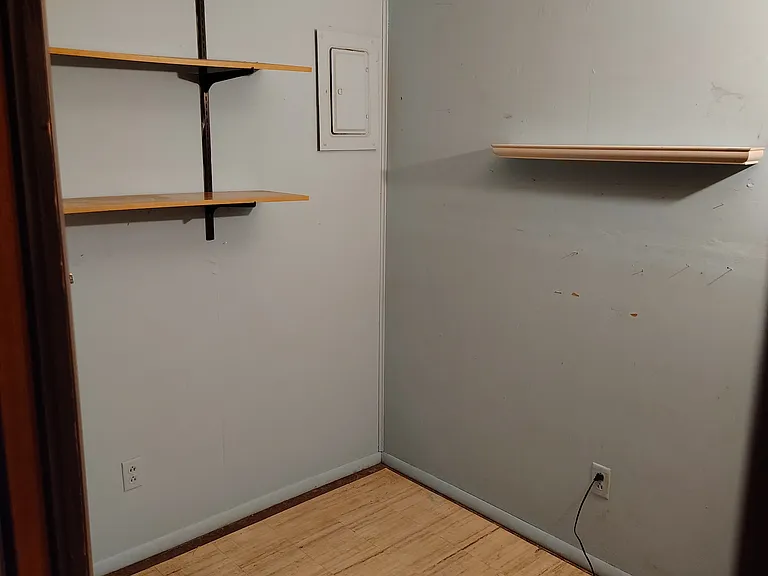2076 Ulster Ave #5 — Photo 11
