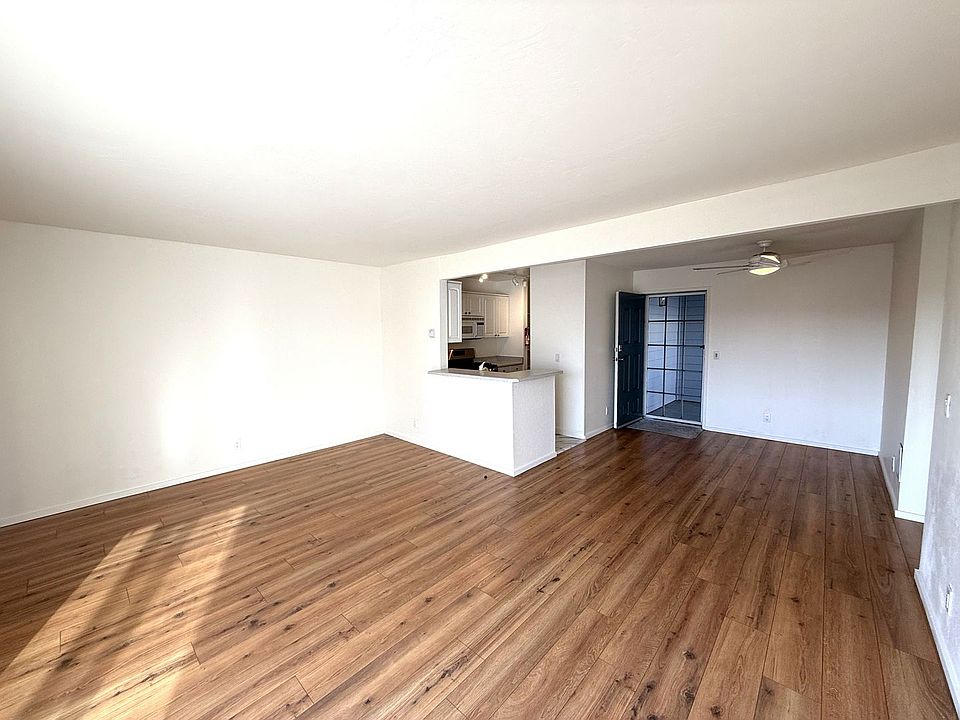 1st image of 336 Larkspur Plaza Dr