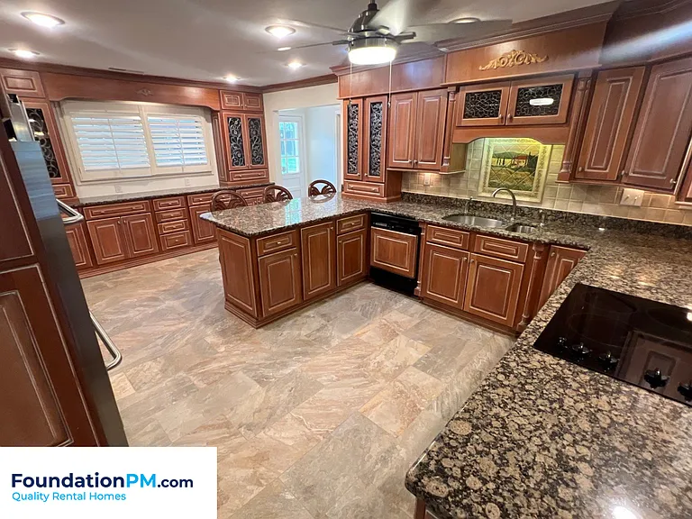 7939 Dovie Ln — Photo 4