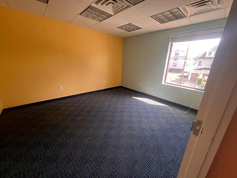 715 Broadway Ave #3 — Photo 15