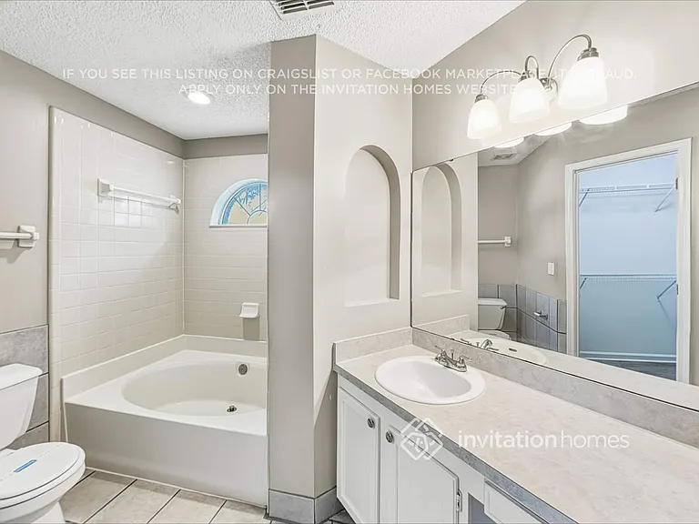 724 Putters Green Way S — Photo 9