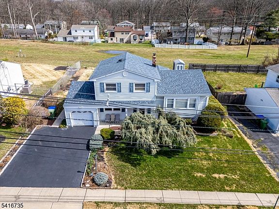 4th image of 68 Beechwood Ave