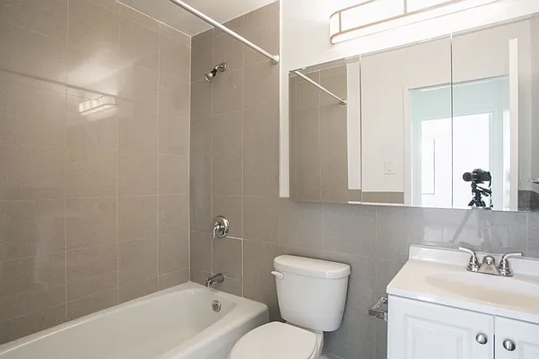 Rented by MNS | media 6