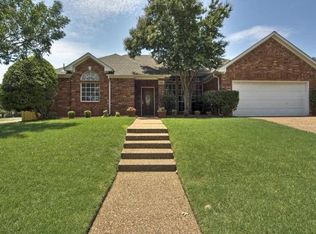 2401 Dartmouth Dr, Flower Mound, TX 75022
