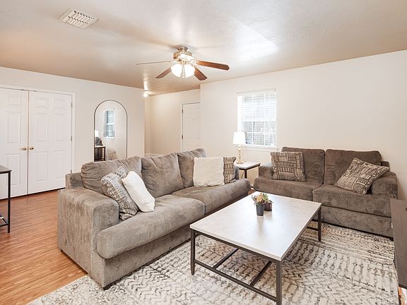 5th image of 1622 Park Pl APT C