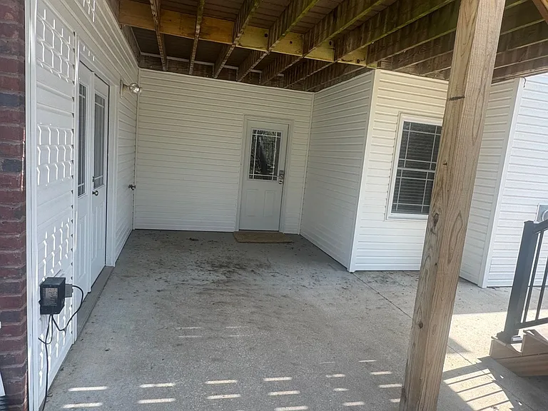 1108 Meadows Pl — Photo 10