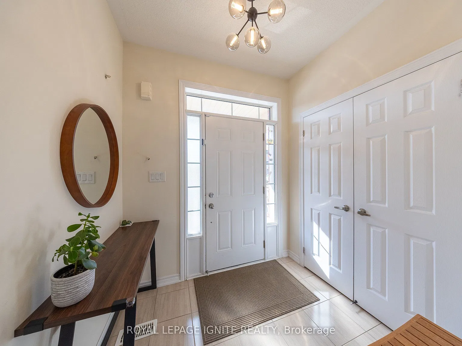 3 bed, $2,949 — Photo 3
