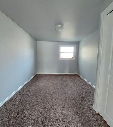 4th image of 10430 102nd Ave