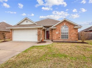2409 Trace Mdws, College Station, TX 77845