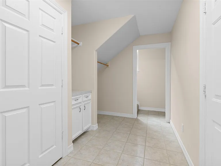 106 Lazy Springs Dr — Photo 34